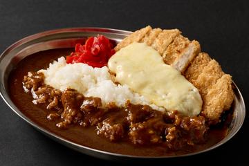 たっぷりチーズカツカレー Loin Cutlet Curry