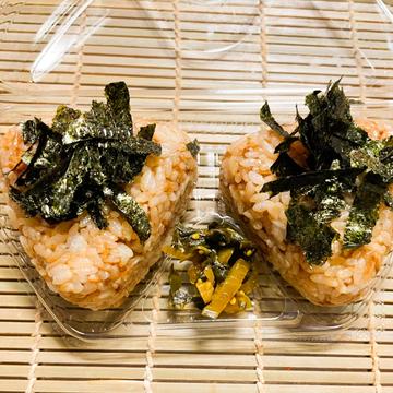 鳥取醤油とおかかのオイルおにぎり(2個)