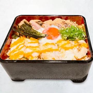 大和肉鶏もも・むね合盛り丼