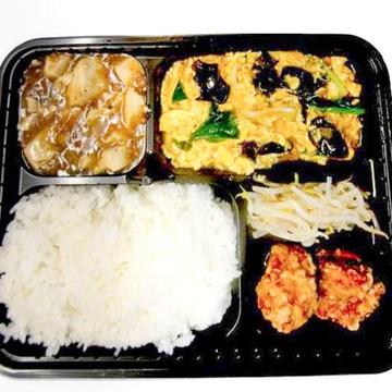 卵と木クラゲ炒め弁当