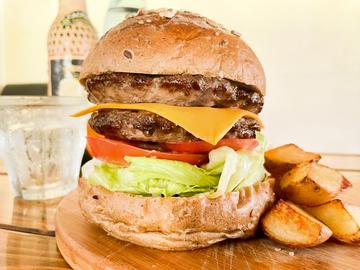 ダブルチーズバーガー(フライドポテト付)