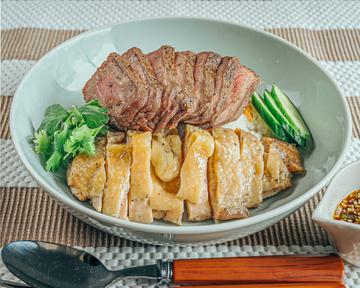 【ローストビーフのせ】カオマンガイ(もも肉) [Roast Beef] Khaomangai(Thigh)