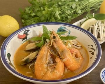 タイのトムヤムヌードル