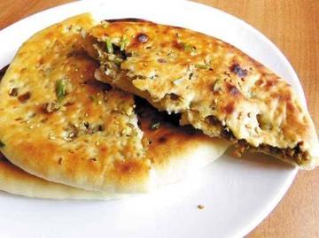 アールキーマナン  Aalu Keema Naan