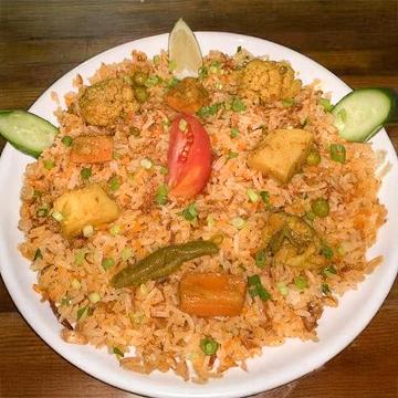 ベジタブルビリヤニ (Vegetable biriyani)
