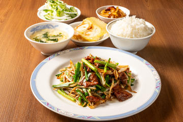 ニラレバ定食