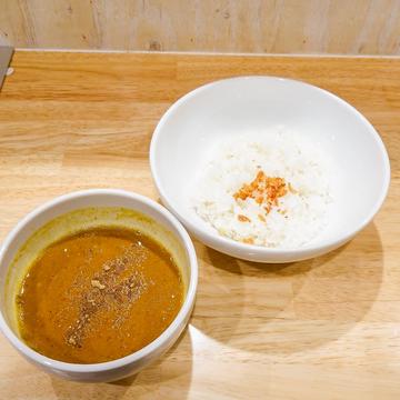 魚介豚骨カレー(フライドオニオン)
