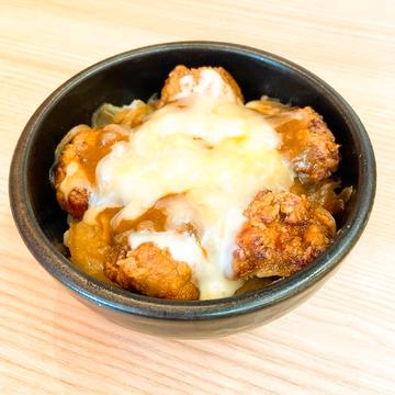 からあげカレー丼 withチーズ