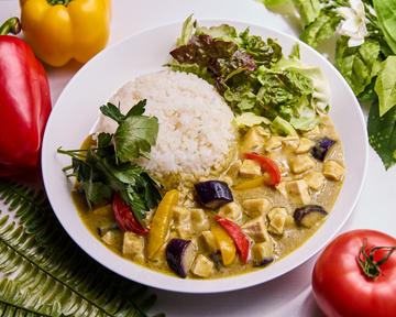 【むくみスッキリ！カリウムたっぷり】新鮮野菜と鶏むね肉の〝美活〟グリーンカレー