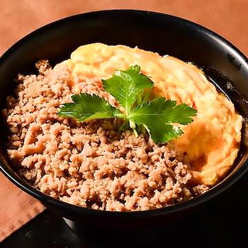 比内地鶏のそぼろ二色丼 Minced Hinai Chicken 2 Color Rice Bowl