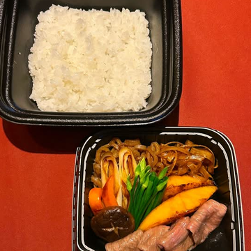 なだ万謹製 黒毛和牛のすき焼き重