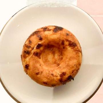 ソイバター、甜菜糖を使用したグルテンフリー焼きドーナツ(チーズ)