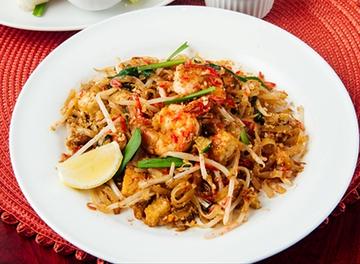 海老たっぷりのもっちり食感！パッタイBOX(Padthai bento)