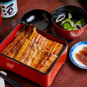築地のうな重 特 (肝吸い・奈良漬け付き)