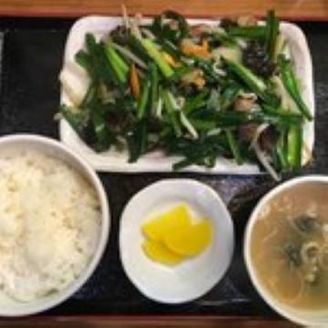 レバニラ定食