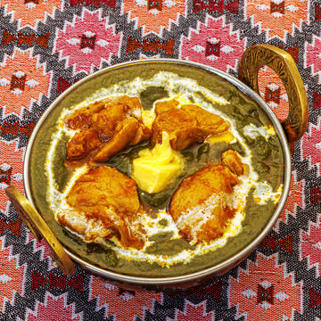 チキンサグカレー Chicken Sag Curry