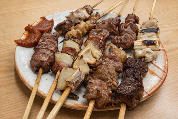 もつ焼き・やきとり10本盛り合わせ(塩)