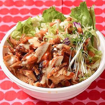 ケバブ丼(ご飯に野菜&チキン) Kebab Rice Bowl (Rice with Vegetables and Chicken)