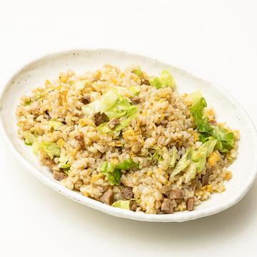 チャーシューとレタスの炒飯