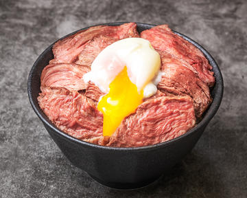 厳選ハラミの赤身丼 温玉のせ 大