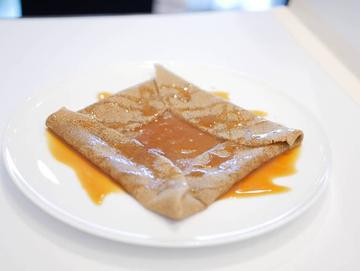 【デザートガレット】そば粉のガレット 塩キャラメルソース Galette of buchwheat flour caramel sauce