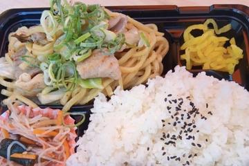 塩ダレホルモン焼きそば弁当