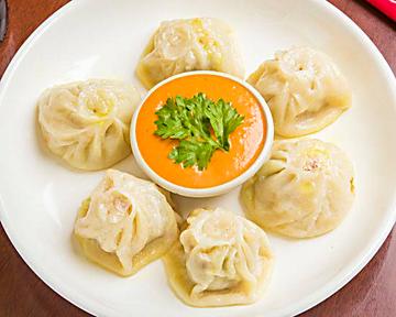 蒸しモモ Steamed Momo