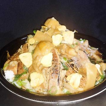 豚骨醤油背脂丼ぶり 豚まし