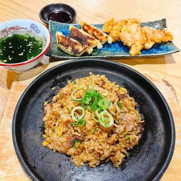選べる炒飯・唐揚げ(2個)・餃子(3個)わかめスープセット【酢油】