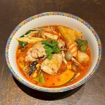 鶏肉の薬膳麻辣湯