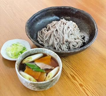 ブタ肉せいろそば 大盛400g
