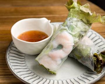 海老と蒸し鶏の生春巻き(2本)～ゴイクン～ Shrimp and Steamed Chicken Fresh Spring Rolls (Gi Cun)