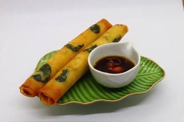 海老とバジルの揚げ春巻き(2本) Shrimp and Basil Fried Spring Rolls (2 Pieces)