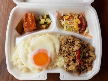 ガパオライス(ランチBOX) Chicken Minched Rice Thailand Style with Appetizer (Lunch Box)