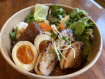 【当店人気No.1】豚バラ角煮のやわらかステーキボウル