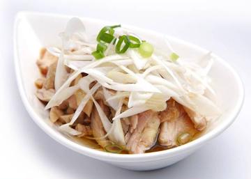 蒸し鶏のネギ油香りかけ
