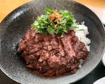 カリカリステーキ丼