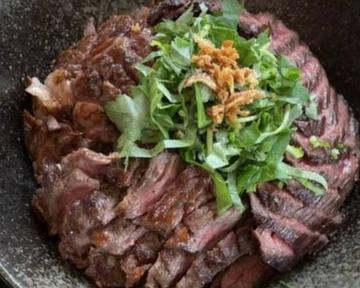 コンビステーキ丼
