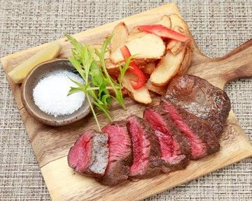牛もも肉ステーキ200g ライス付きBeef Thigh Steak 200g