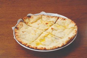 【店長お勧め】ハニーチーズナン 【Manager's Recommendation】Honey Cheese Naan