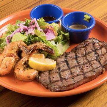 SURF＆TURF(ビーフステーキ＆ガーリックシュリンプ) SURF ＆ TURF (Beef Steak ＆ Garlic Shrimp)