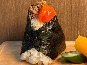 肉そぼろ+卵黄醤油漬 Egg yolk in soy sauce +mimced meat