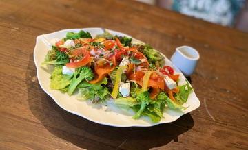 スモークサーモンサラダ
