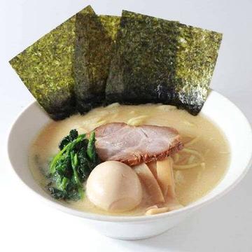 味玉ラーメン(塩とんこつ) Tonkotsu salt Ramen and Egg