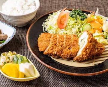 チーズとりかつ弁当