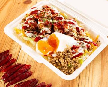 NY屋台の【スパイシー】タコスミートのチキンオーバーライス