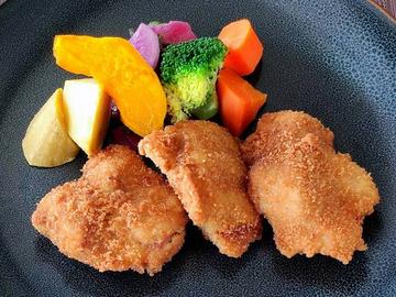 米パン粉で作った国産豚のグルテンフリーヒレカツ 温野菜添え