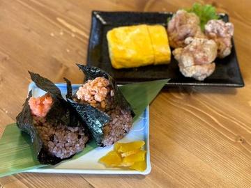 選べるおにぎり2種と唐揚げ3個+だし巻3切れセット