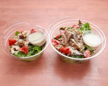 グリルドチキンのシーザーサラダボウル Caesar Salad Bowl with Grilled Chicken
