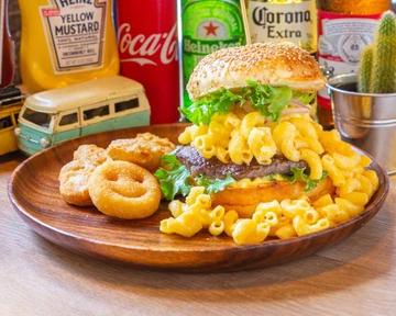 マッケンチーズバーガー(ポテト付き)